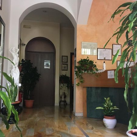Hotel Capri Milánó Kültér fotó