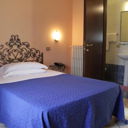 Hotel Capri Milánó Kültér fotó