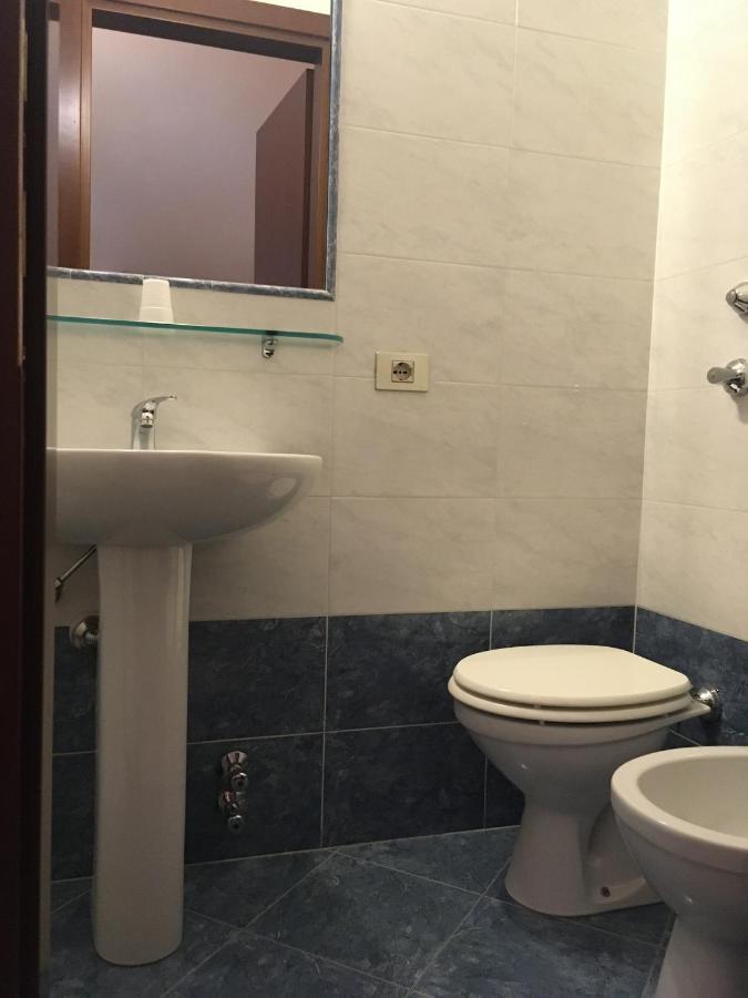 Hotel Capri Milánó Kültér fotó