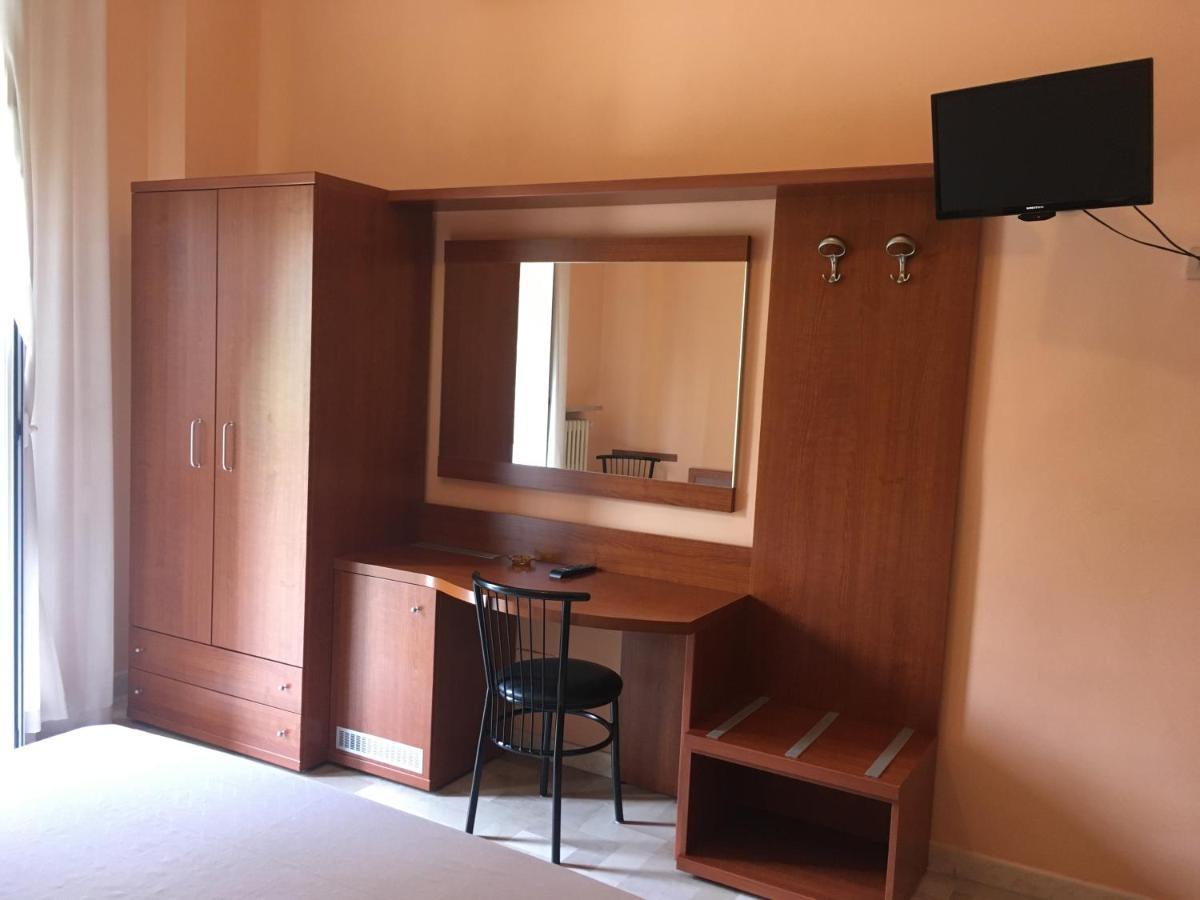 Hotel Capri Milánó Kültér fotó