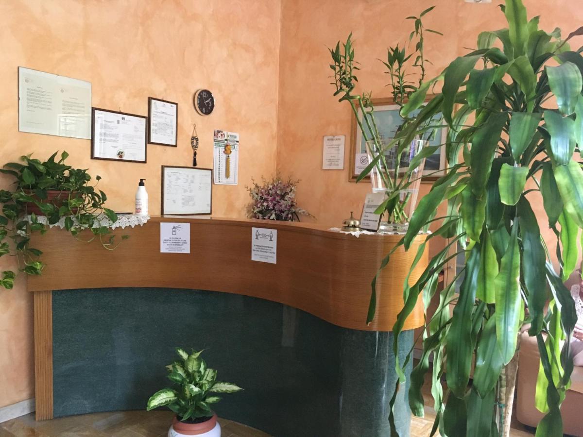 Hotel Capri Milánó Kültér fotó